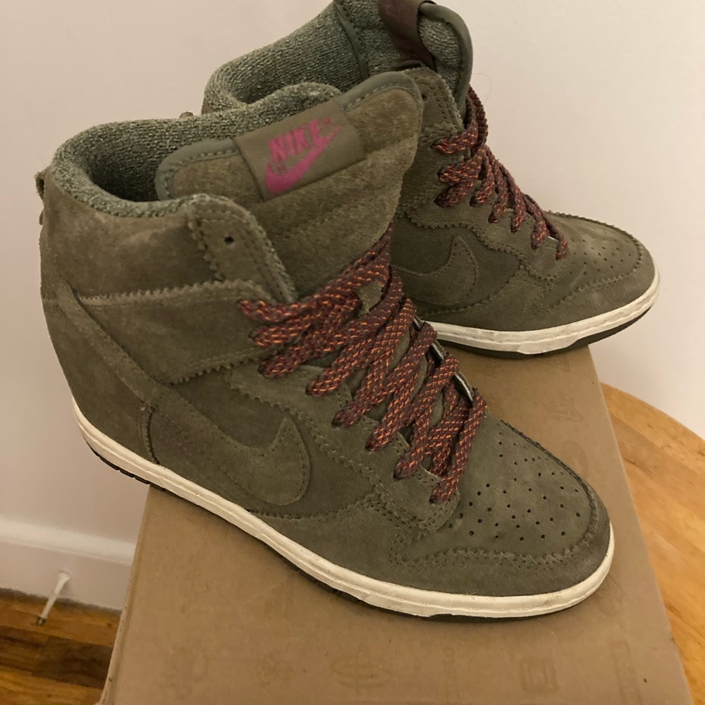 Nike dunk olive wedges size 6
